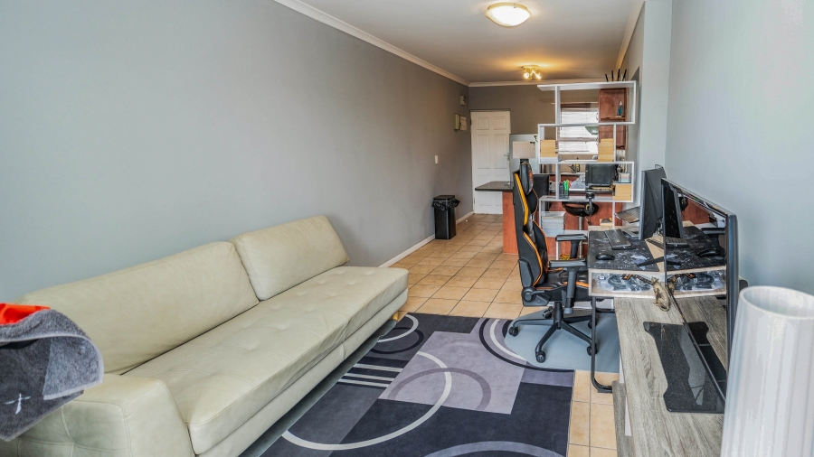 2 Bedroom Property for Sale in Uitzicht Western Cape